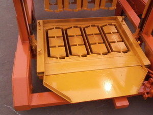 Máquina de Ladrillos Móvil con Motor Diésel QM4-45 a Bajo Costo, Precios Económicos, Molde para Bloques Huecos en Venta - Product Image 3