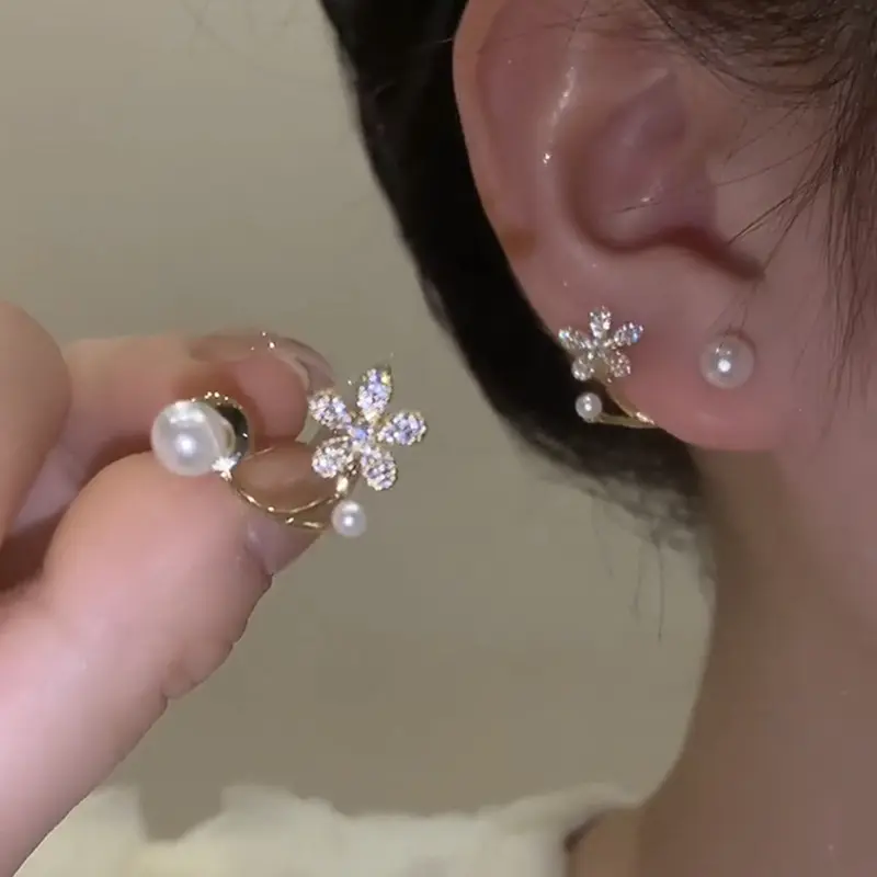 2023 New Korean Light Luxury Imitation Pearl Flower Pendant Earrings For Women Fashion Crystal Elegant Jewelry Party Gifts