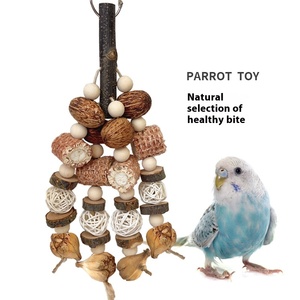 Eco-friendly uso quotidiano giocattoli da masticare per animali domestici distruttivo stile di macinazione uccello giocattolo corda di vite palla di legno di noce pannocchia di mais borsa confezionata per - Product Image 2