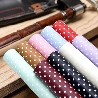 Tissu en similicuir à pois imprimé personnalisé de marque CG en gros, PVC avec support non tissé pour la couture de ceintures de voiture et la confection de sacs artisanaux