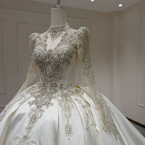 Vestido de Novia Moderno Xx58, Escote Corazón, Mangas Normales, Apliques, Espalda Descubierta, Cola de Capilla, Adornado con Cristales - Product Image 6