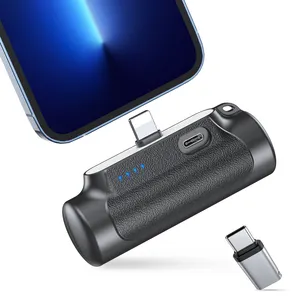 Productos de tendencia 2024 nuevas existencias transparentes OEM tail plug 5000 MAH para iPhone cargador portátil MINI con cables incorporados banco de energía