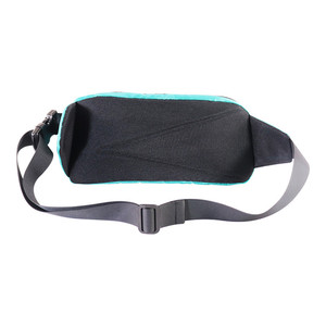 Bolsa de Pecho Deportiva Personalizada al por Mayor para Hombre y Mujer, de PVC, Impermeable, Antirrobo, con Cierre, Portátil, con Puerto de Carga USB Integrado - Product Image 2