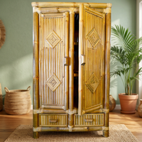 Armoire et placard de chambre à coucher en bambou moderne avec rangements ajustables, couleur naturelle, décoration Asie, utilisation hôtelière
