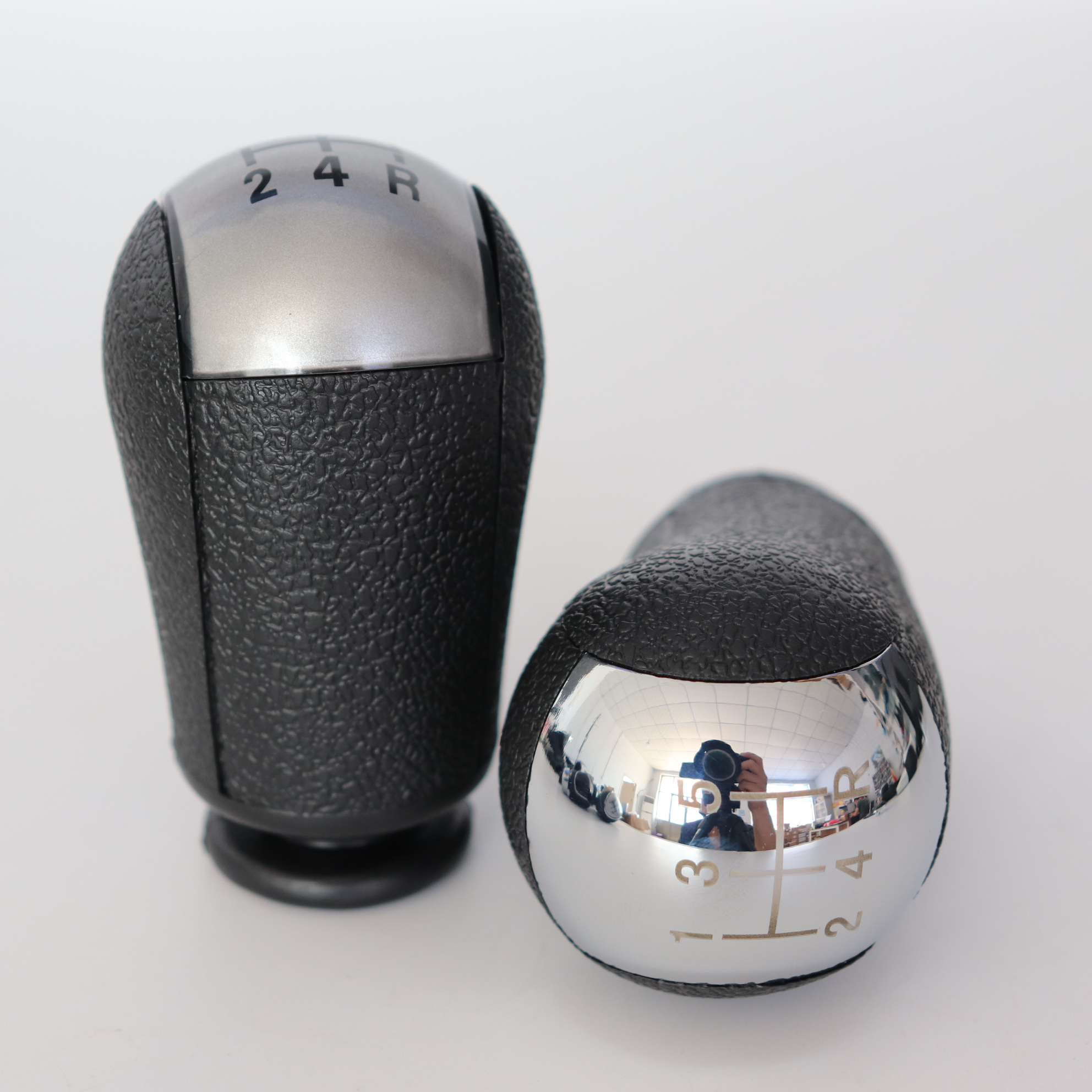 6-Speed Gear Shift Knob For Ford Mondeo, S-MAX, C-MAX, Transit, Focus – Black PU Leather & Plastic