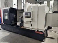 Tour CNC horizontal à banc plat robuste CK61100/CK61125, capacité de pièce de 3 m, broche simple, alimentateur de barres automatique, système GSK