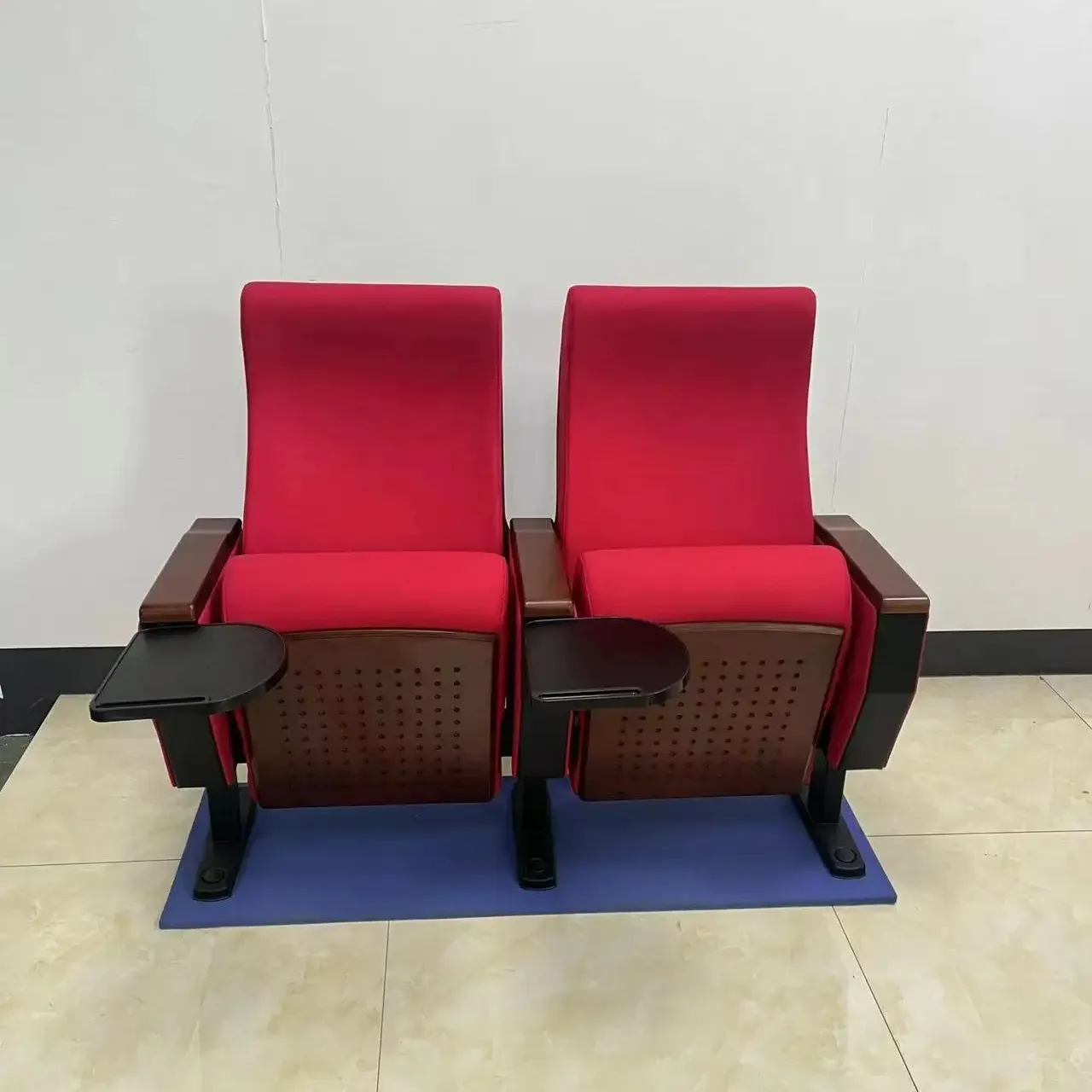 Alüminyum alaşımlı mahkeme salonu izleyici koltukları konferans odası sandalyeleri multimedya konferans salonu oditoryum koltukları