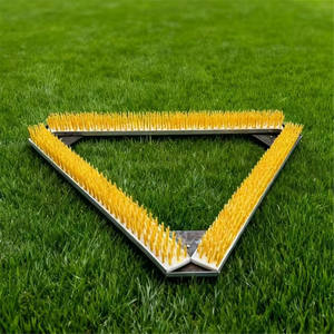 1400x1400x1400mm Driehoekige Nylonborstel voor Kunstgras, Harde Borstelharen - Product Image 2