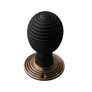Poignée de porte décorative en fer vintage noire avec base en laiton pour quincaillerie de porte d'armoire - Product Image 1