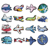 Breloques de chaussures de voyage en avion, épingles personnalisées avec logo de compagnie aérienne, décorations en PVC pour accessoires d'avion, modèle KLS N01, boucle pour cadeaux