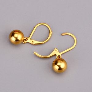 Boucles d'oreilles créoles élégantes en acier inoxydable plaqué or 18 carats, bijoux imperméables tendance motif ours, vente en gros 2023 - Product Image 1