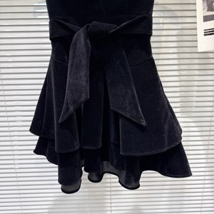 Fabrik-Großhandel Herbst-Winter Mini-Samtkleid Neuerscheinung Diablo Socialite Illusion Neckholder Perlenkette Rückenfrei - Product Image 3