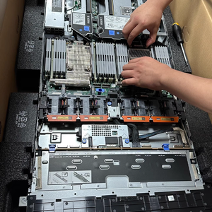 Servidor de 17ma generación Dell PowerEdge R670 Rack Server 1U 2 * Procesador Intel Xeon con ventiladores de alto rendimiento 3 años de garantía - Product Image 4