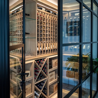 Meuble à vin moderne de luxe, conception personnalisée, vitrine en bois et verre pour salon et salle à manger