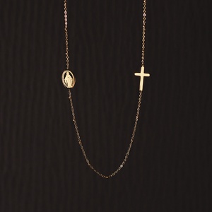Collares de Moda con Cruz de María Chapados en Oro, Collar Religioso de Acero Inoxidable con Cuentas - Product Image 1