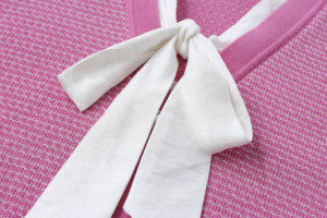 Cardigan da Donna in Maglia con Effetto Due Pezzi, Scollo a V con Fiocco, Bottoni in Perla, Maniche Lunghe, Colore Viola - Product Image 4