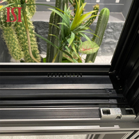 Fenêtre à battant minimaliste insonorisée de marque supérieure, à ouverture intérieure, avec verre trempé Low-E et cadre en alliage d'aluminium, niveau 5 extérieur