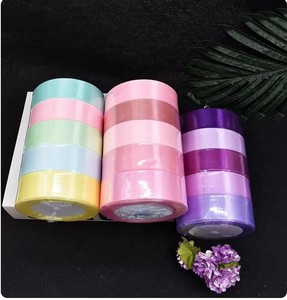 เอเวอร์กรีนแรป ขายส่ง ชุดริบบิ้นผ้าซาตินหลากสีขนาด 2.5 ซม. สำหรับตกแต่งคริสต์มาส ของเล่นเสริมพัฒนาการเด็ก งานประดิษฐ์ DIY - Product Image 1