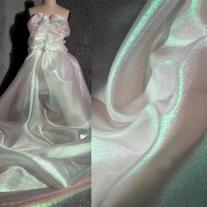 Tela de tul brillante con efecto láser y organza gruesa, con degradado de color, para vestidos de boda y fiestas. - Product Image 3