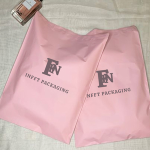 Tùy chỉnh thiết kế màu hồng <span class=keywords><strong>LDPE</strong></span> Poly bưu phẩm phân hủy sinh học thể hiện gửi thư túi cho quần áo in logo cho siêu thị triển lãm - Product Image 6