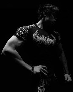 T-Shirt Sportiva da Uomo in Poliestere ad Alta Elasticità, Maglia a Compressione a Maniche Corte con Motivo Geometrico e Texture Muscolare - Product Image 6