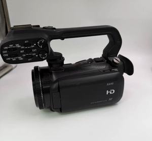 Caméscope professionnel Canon XA10 Full HD d'occasion en promotion avec zoom optique 10x - Product Image 1
