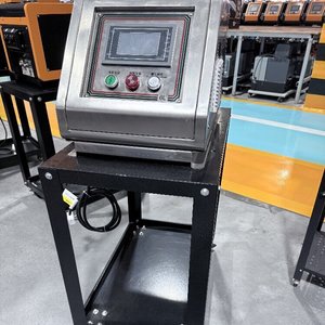 Machine à colle thermofusible haute précision 6L avec pompe à engrenages, compatible avec les adhésifs EVA, PO, PSA - Product Image 3