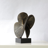Sculpture abstraite géométrique moderne minimaliste en résine en forme de pétale de ventilateur, ornement artistique pour salon, entrée, meuble TV, décoration intérieure