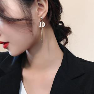 Nouvelle Arrivée Lettre D Gland Designer Boucles D'oreilles Collection Bijoux De Luxe Strass 925 Boucles D'oreilles En Argent Dernier <span class=keywords><strong>Catalogue</strong></span> - Product Image 2