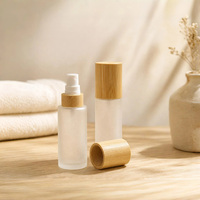 Flacon pulvérisateur en verre dépoli avec bouchon en bambou, flacon pompe à fine brume pour toner, essence, emballage cosmétique