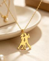 Collier de couple hypoallergénique en gros avec breloque dansante, plaqué or 18 carats, cadeau romantique pour la Saint-Valentin et l'anniversaire