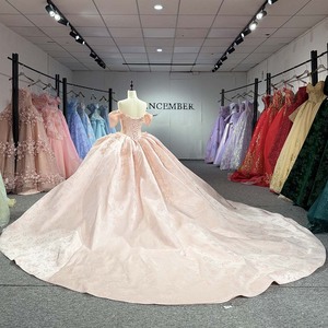 ชุดเดรสออกงานปาร์ตี้แบบเปิดไหล่ประดับมุกและดอกไม้ 3 มิติ รุ่น 1567 Princess Pink สำหรับงาน Quinceanera - Product Image 3