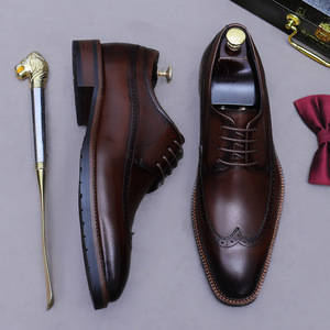 Chaussures décontractées pour hommes - Version britannique des chaussures pour hommes en cuir à motifs brodés coréens avec lacets et style tendance pour hommes - Product Image 2