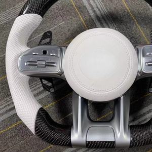 El volante de estilo deportivo con LED de fibra de carbono es adecuado para <span class=keywords><strong>Mercedes</strong></span>-<span class=keywords><strong>Benz</strong></span> CLS GLE W213 W238 W205 W222 W463 W167 C260 <span class=keywords><strong>C300</strong></span> - Product Image 3