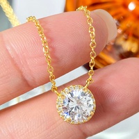 Collier ras du cou minimaliste pour femme avec pendentif rond en zircone plaqué or 18 carats