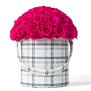 Roses éternelles préservées rose vif sous dôme floral rond - Décoration de mariage et du Nouvel An, fait main, respectueux de l'environnement - Product Image 2