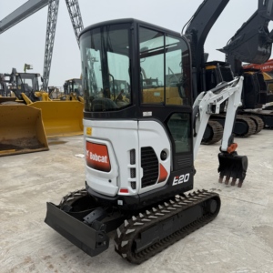 Miniexcavadora E20 con PLC, motor Cummins, cucharón de 0.4m, bomba HAWE, ruedas blancas y negras, brazo hidráulico de excavación - Product Image 5