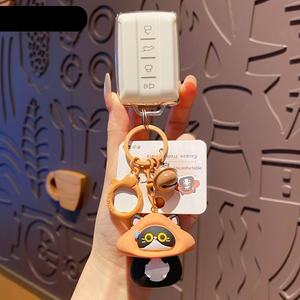 Adorable porte-clés en résine chaton de dessin animé avec clochette, pendentif figurine chat mignon, ornement élégant pour sac, petit cadeau exquis - Product Image 3