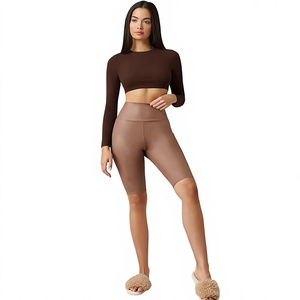Haut court marron à manches longues pour femme, col rond, couleur unie, coupe minimaliste, tricoté en Spandex et Nylon, séchage rapide, toutes saisons - Product Image 1