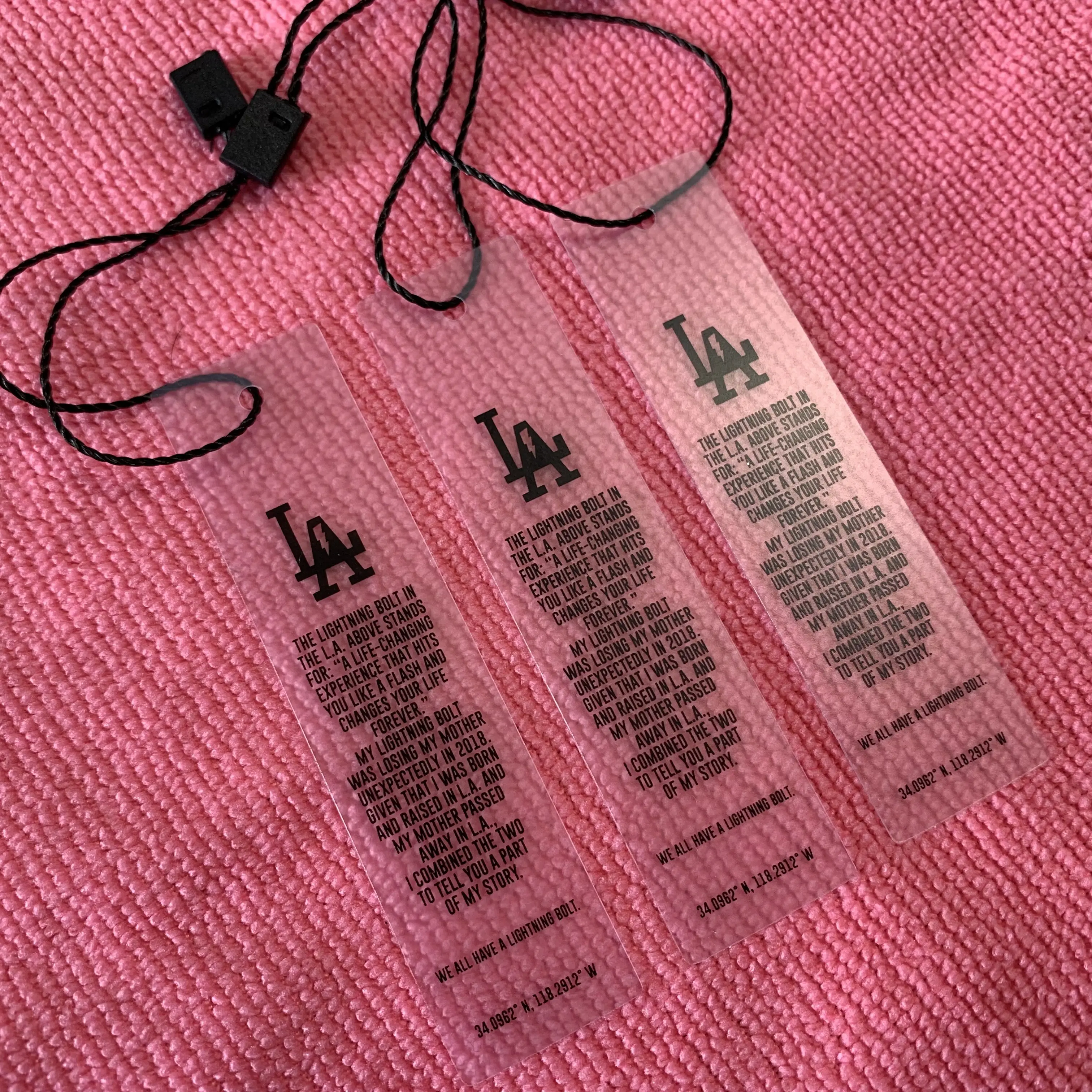 Cartellino rigido in PVC trasparente con stampa personalizzata, etichetta per abbigliamento in PVC trasparente impermeabile per jeans