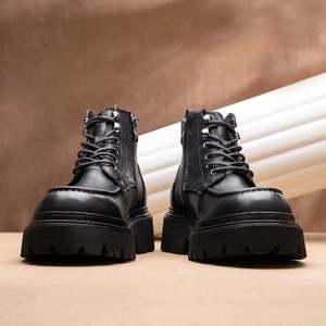 Botas de cuero para hombre de nuevo estilo, modernas, retro, de caña alta, transpirables, de piel de vaca, con suela gruesa, para trabajo. - Product Image 1