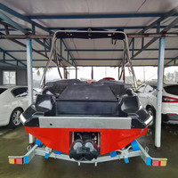 Mini bateau à moteur, jet-boat, moteur inboard, bateau rapide en fibre de verre