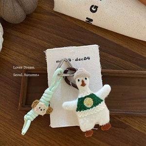 Colgante de Peluche Suave Estilo Coreano con Diseño de Hongo, Forma 3D, para Bolsos de Niñas, Llavero de Moda Infantil con Cierre Metálico Plateado - Product Image 3