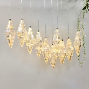 Vente en gros acrylique lumineux 10 têtes losange cristal sable lustre lumière chaude pendentif plafond pour accessoires <span class=keywords><strong>de</strong></span> mariage fête <span class=keywords><strong>de</strong></span> noël - Product Image 1