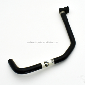 Tuyau de radiateur de pièces d'auto de sourire pour <span class=keywords><strong>Volvo</strong></span> <span class=keywords><strong>XC</strong></span>-<span class=keywords><strong>90</strong></span> <span class=keywords><strong>2002</strong></span>-2006 nouvelle condition tuyau de liquide de refroidissement pompe à eau en caoutchouc 30745315 30745330 30745332 - Product Image 2