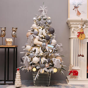 Ornements <span class=keywords><strong>de</strong></span> <span class=keywords><strong>Noël</strong></span> artificiels en gros 2026 <span class=keywords><strong>avec</strong></span> lumières <span class=keywords><strong>LED</strong></span>, écologiques, décoration intérieure personnalisée - Product Image 4