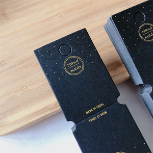 Tarjeta de joyería fina personalizada negra con estampado en caliente, para colgar, cuadrada, para tarjetero de pinzas para el pelo, con impresión en inglés - Product Image 3