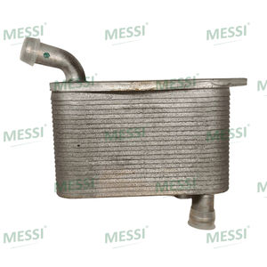Land Rover Freelander <span class=keywords><strong>2</strong></span> için LR001426 (06-14) yağ soğutucu desteği LR001426 - Product Image 3