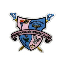 Écusson brodé Gamma Phi Sorority Lettres grecques perlées Décoration Fleur Coeur Accessoires en tissu personnalisés pour vêtements OEM