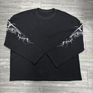 T-shirt Termica Personalizzata a Maniche Lunghe in Maglia Waffle da 200 Grammi, Effetto Distressed, Anti-Piega, Stile Streetwear, Stampa Boxy - Product Image 5